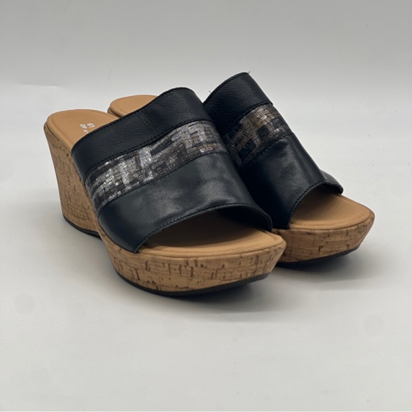 Naot Tiki Wedge Sandals. Size 9